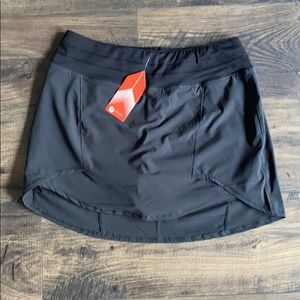 NWT Oiselle Roga skort